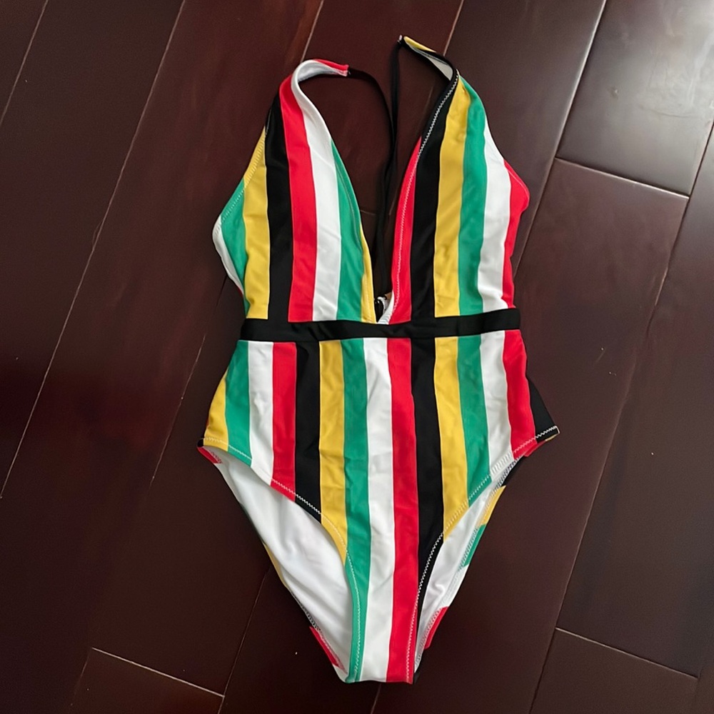 CUPSHE Low cut one piece